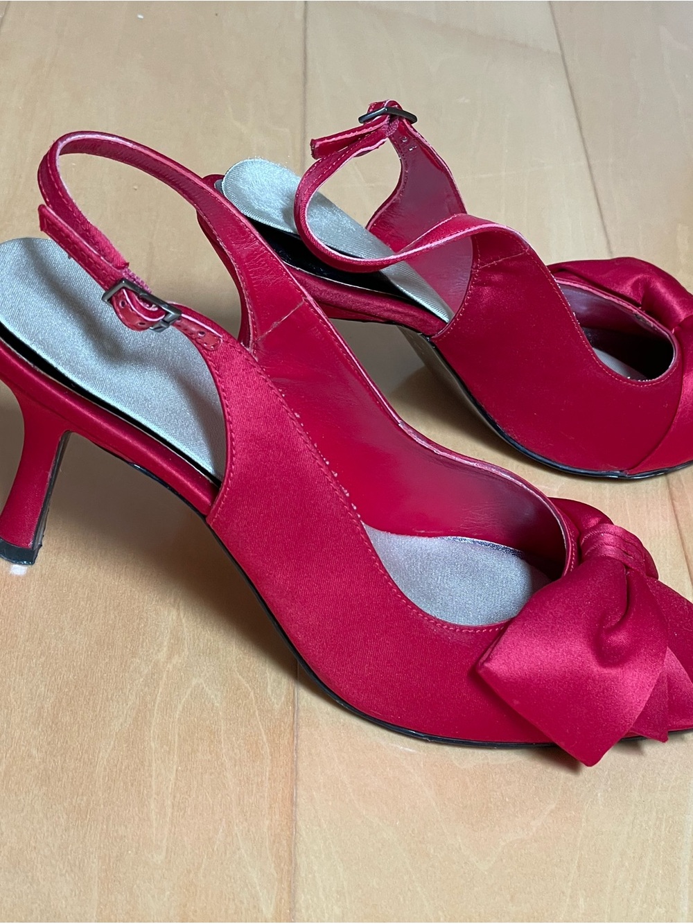 Red Bow Pointed-Toe Slingback heel- Women's Fashion Shoe - Picture 2 of 2